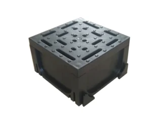 4-way connector with plastic grate
